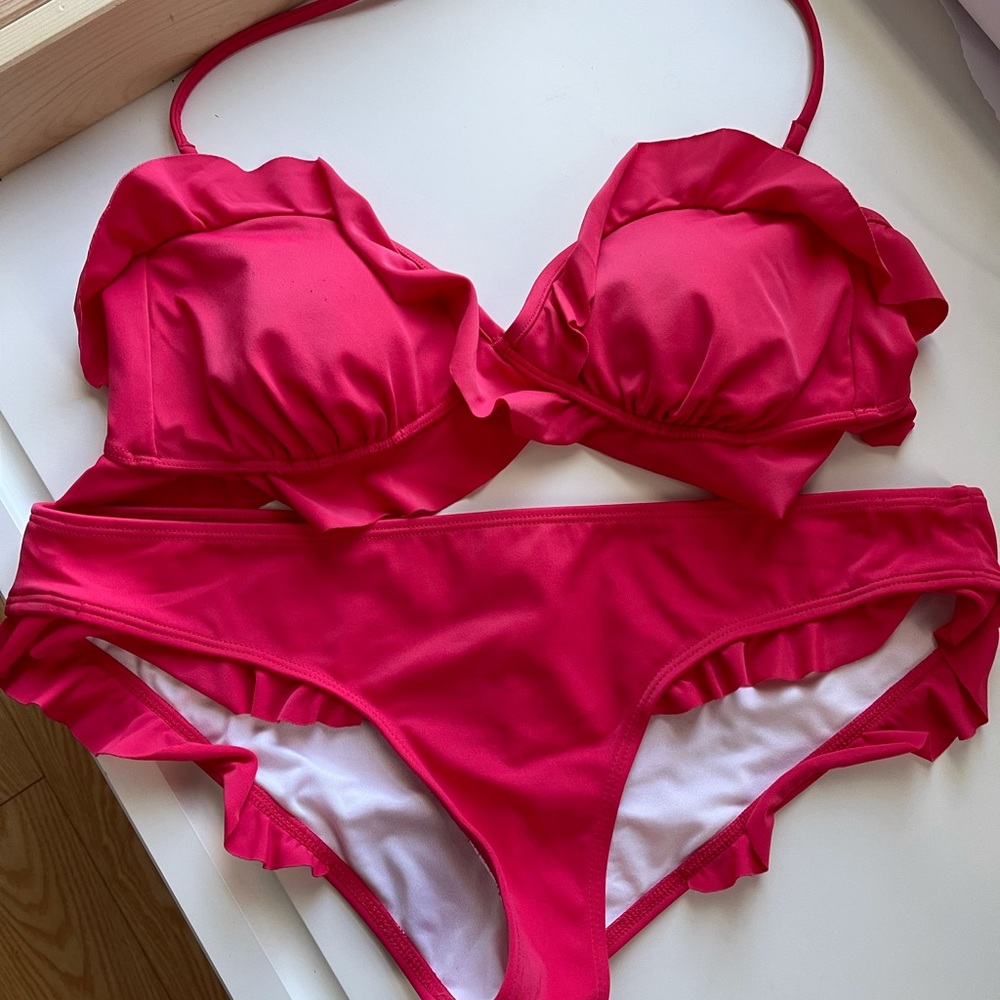 Brand New VS Pink Ruffles Bikini M Limited Edition